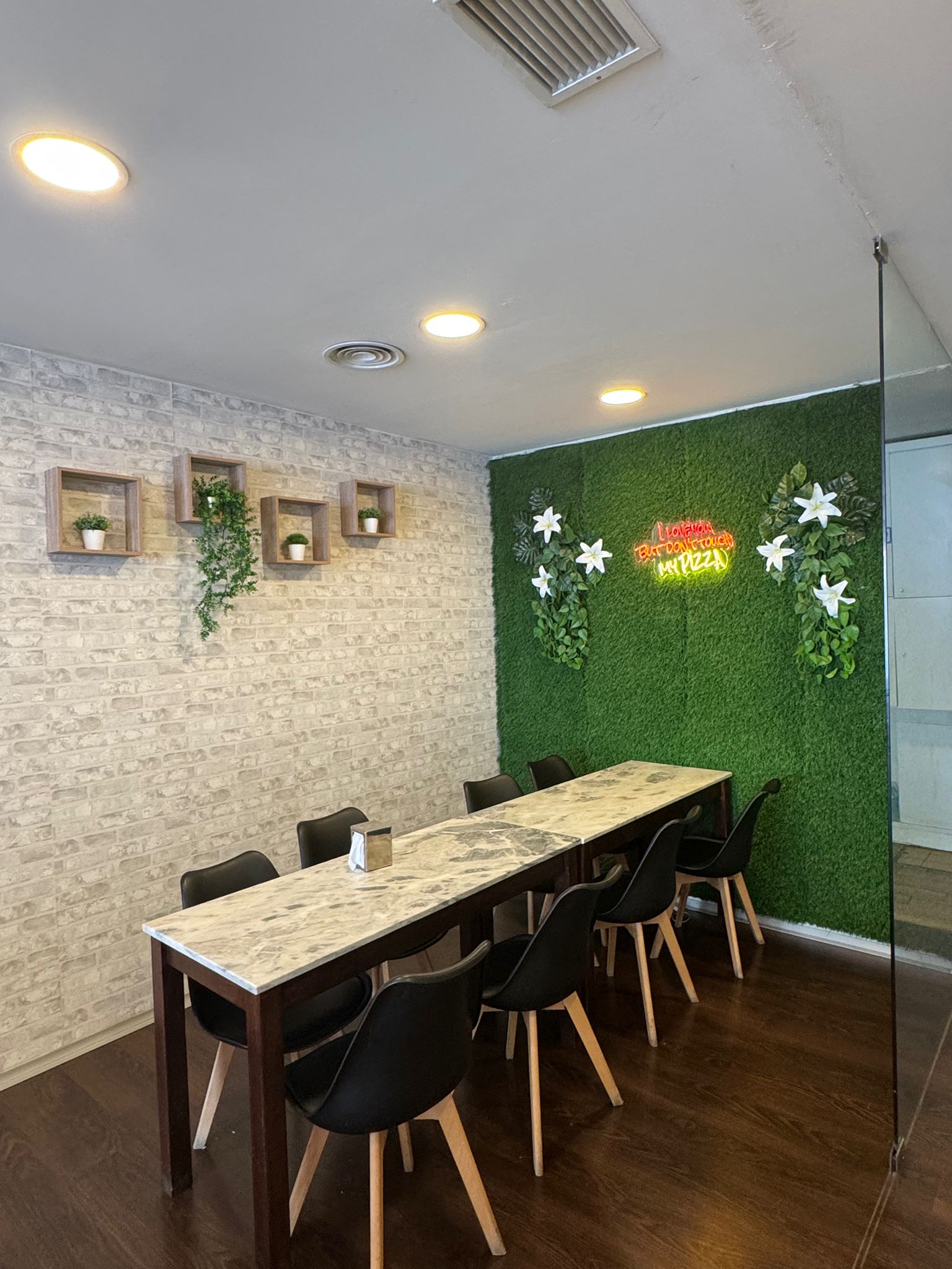 Restaurant Ambiance 2